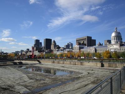 Blick auf Montreal vom Hafen